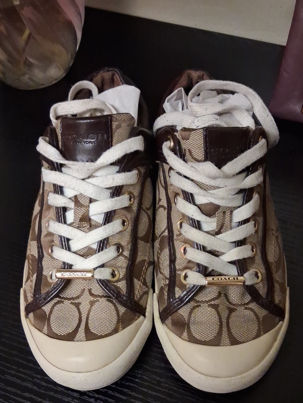 Coach BUNDLE CLUTCH AND SNEAKERS SIZE 7.5 - Picture 3 of 16